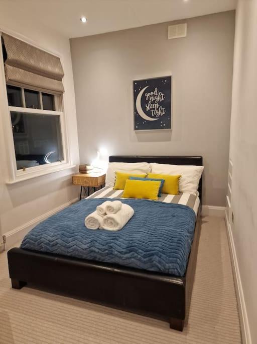 Quintessentially 'London' Flat Exterior photo