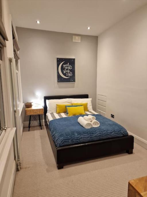 Quintessentially 'London' Flat Exterior photo