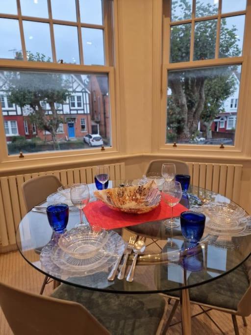 Quintessentially 'London' Flat Exterior photo