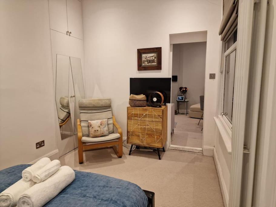 Quintessentially 'London' Flat Exterior photo